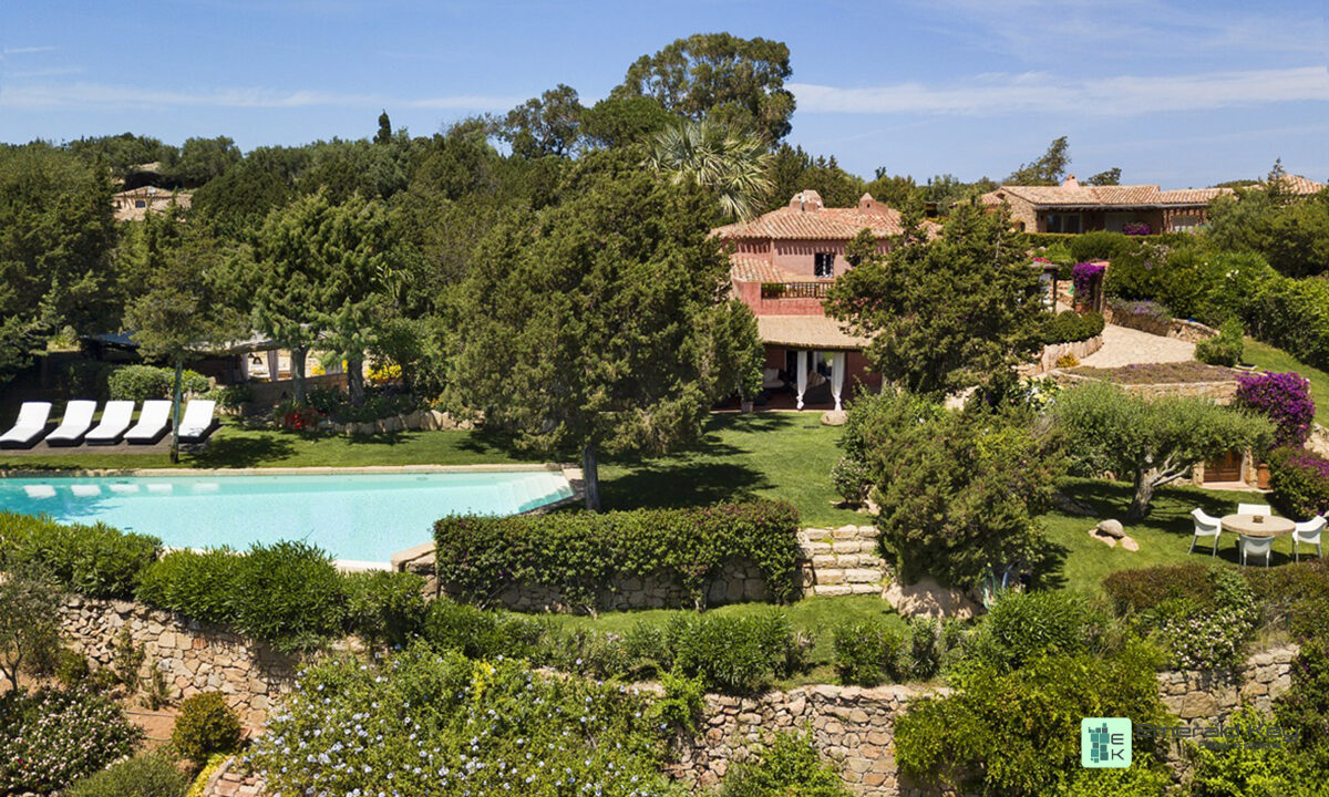 VILLA CORBEZZOLI - Gallery Image (7)