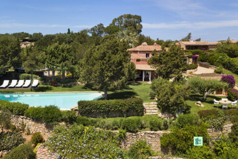 VILLA CORBEZZOLI - Gallery Image (7)