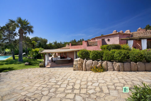 VILLA CORBEZZOLI - Gallery Image (8)