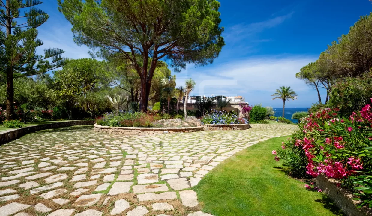 Villa-FARFALLA-For-Rent-Emeraldkey-(77)
