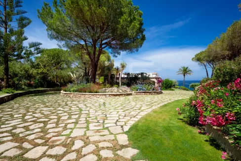 Villa-FARFALLA-For-Rent-Emeraldkey-(77)